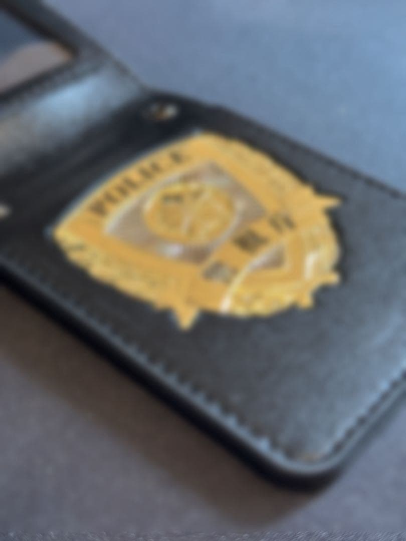 最終値下げ　すぐ発送　コスプレ用　警察手帳レプリカ