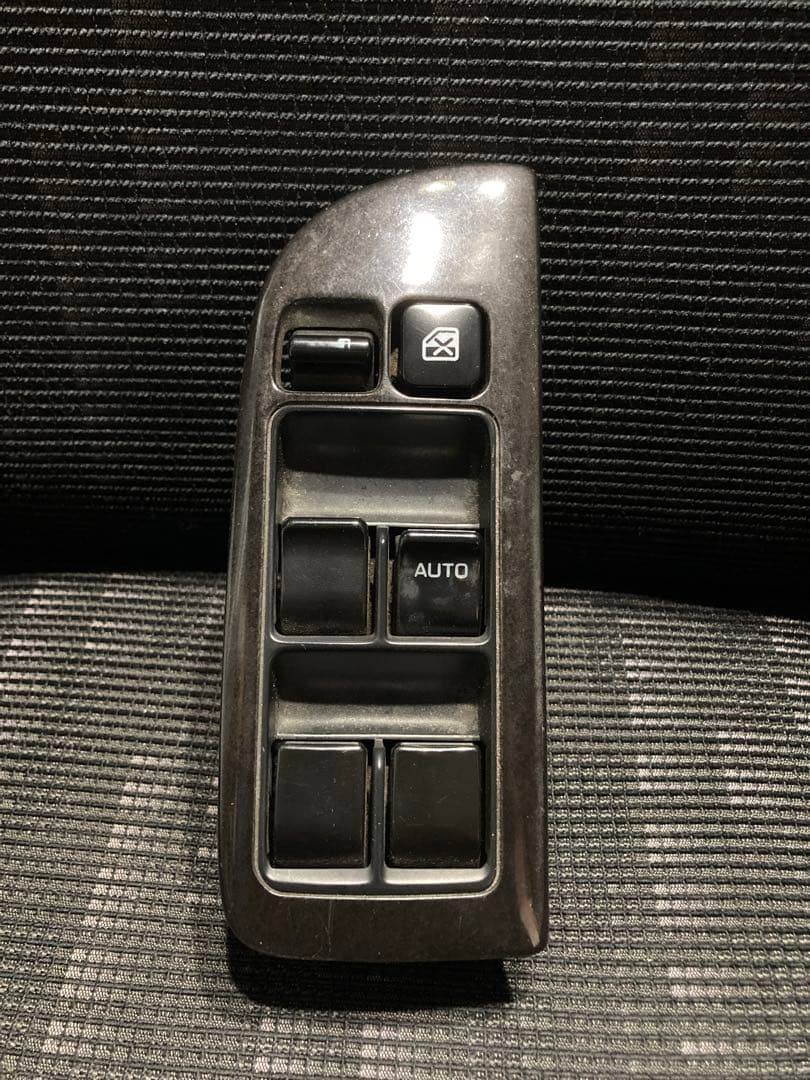 Y32 セドリック/グロリア パワーウィンドウスイッチ