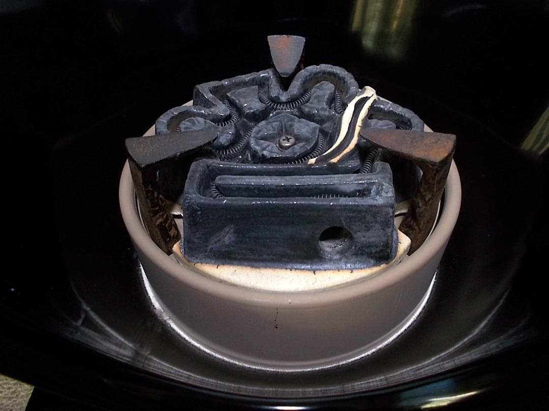 茶道具 南部霰鉄瓶 アラレ鉄瓶 在銘 黒真塗 風炉型野々田電熱器 動作品