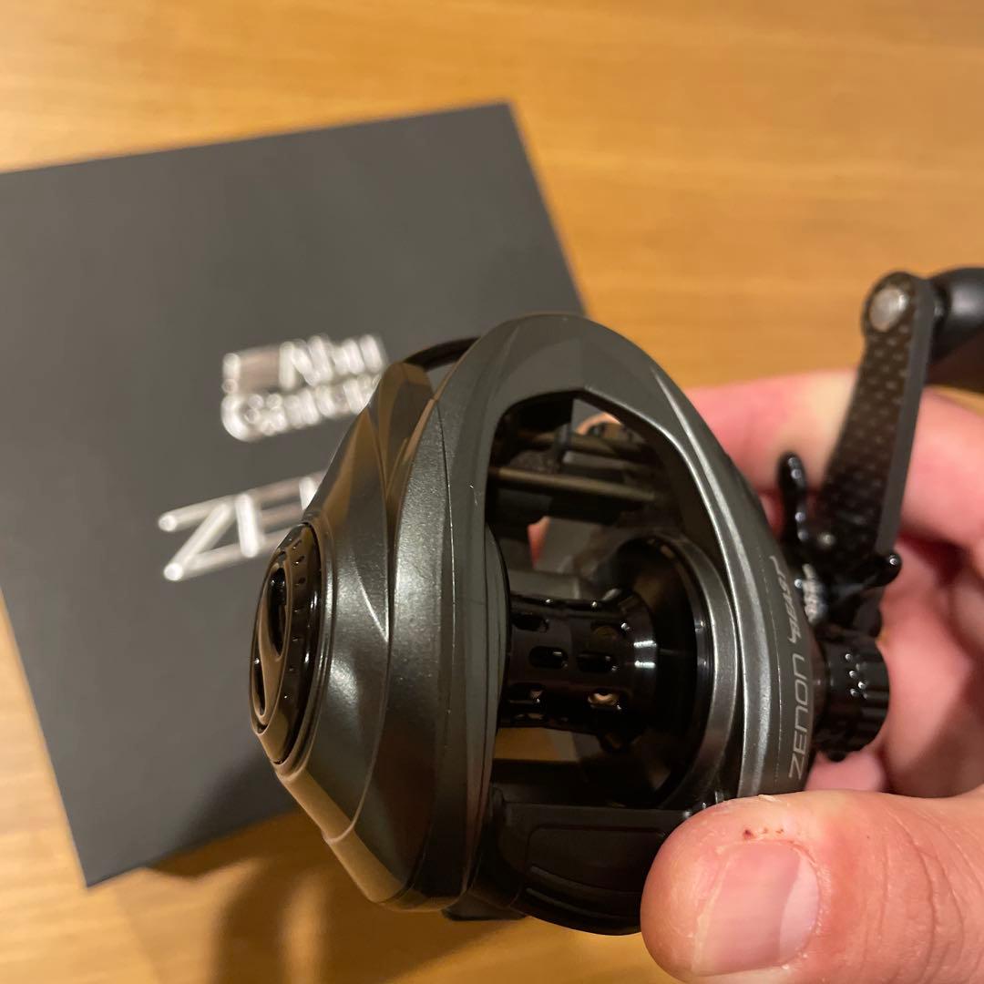 ゼノンビースト9 右