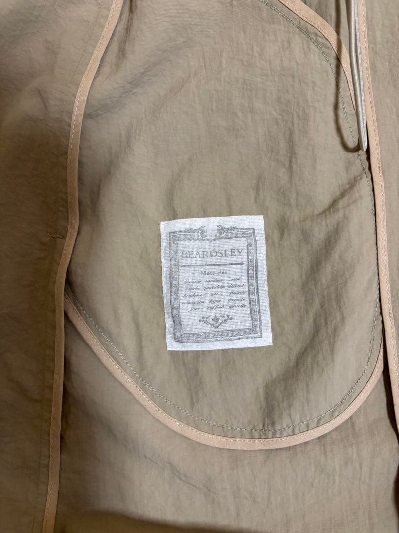 ビアズリー　バルーン袖　フレアー　コート　ベージュ