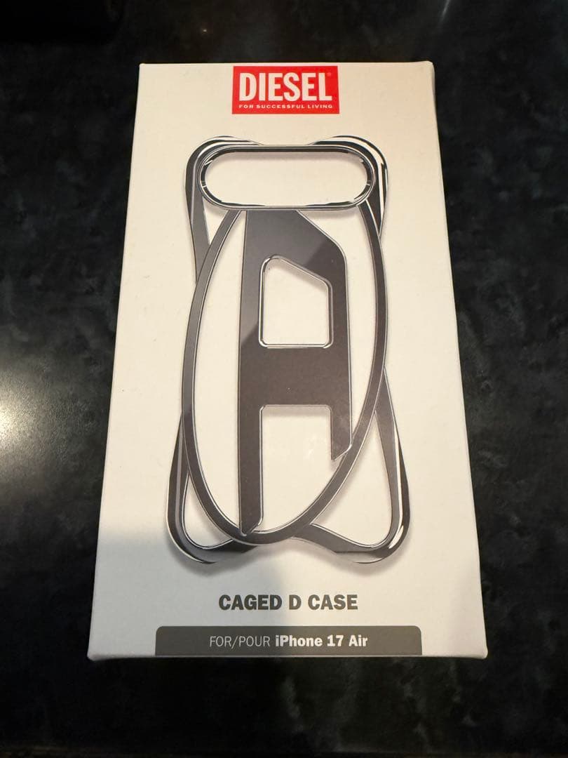 DIESEL CAGED D CASE iPhone 17 Air用