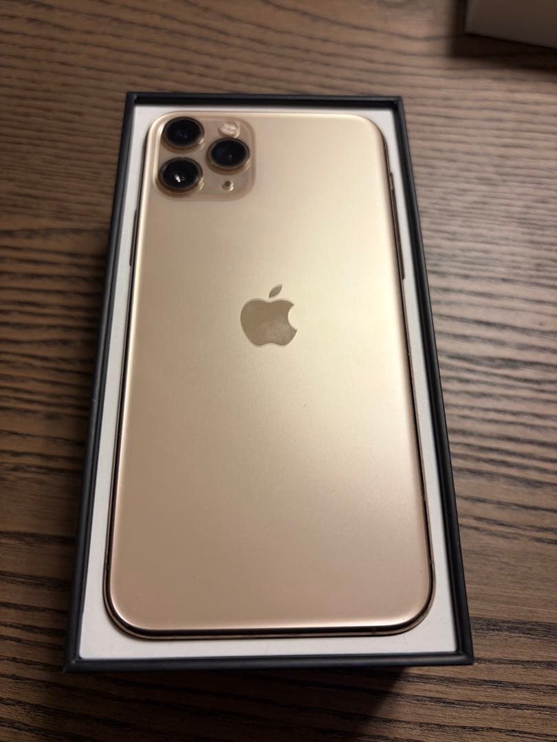 か*ん様 Apple iPhone 11 Pro ゴールド　64GB バッテリー