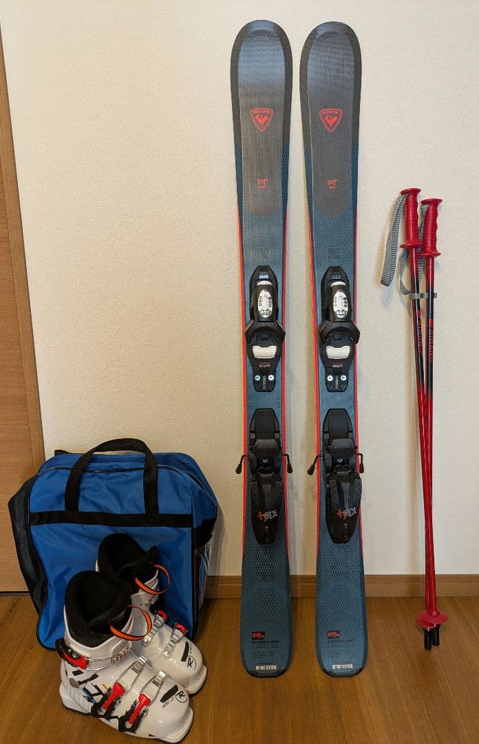 【期間限定値下げ】ジュニアスキー板、ブーツ、ストックセット