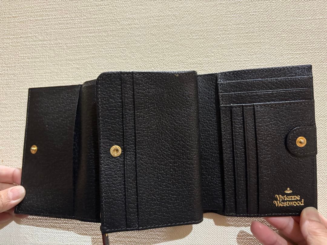 Vivienne Westwood黒いレザー三つ折り財布