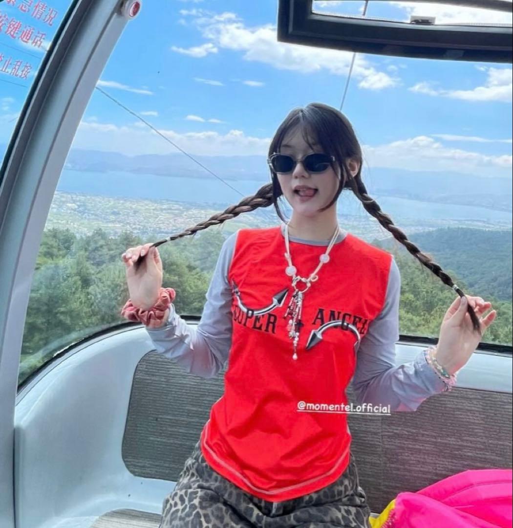 MOMENTEL Super Angel Red Piercing 長袖Tシャツ