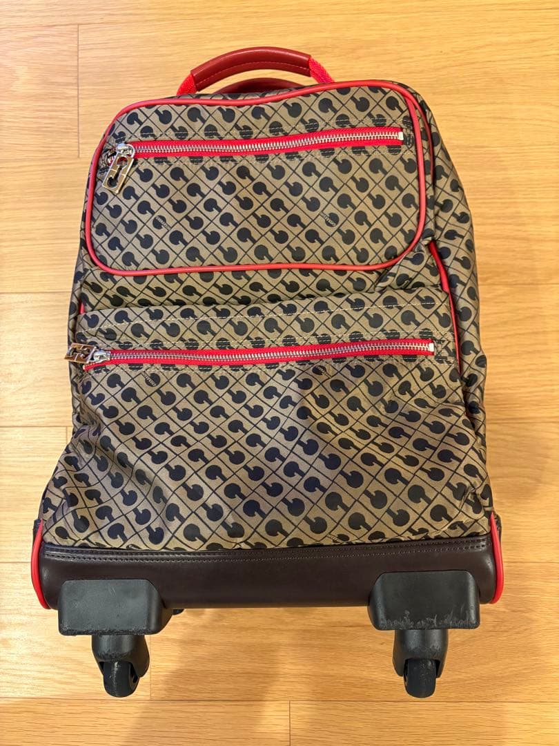 ゆうです。ゲラルディーニ キャリーケース 機内持込 南京錠 レザー レッド