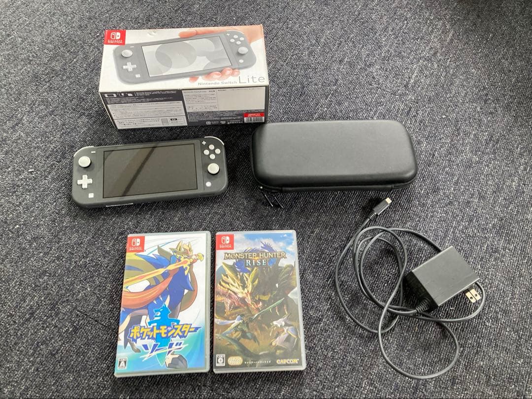 パ*ラ様 任天堂 Switchライト カバー ソフト付き