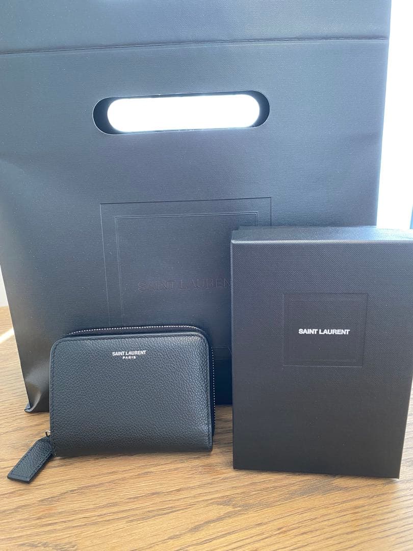 Saint Laurent ラウンドファスナー 二つ折り財布 レザー ブラック