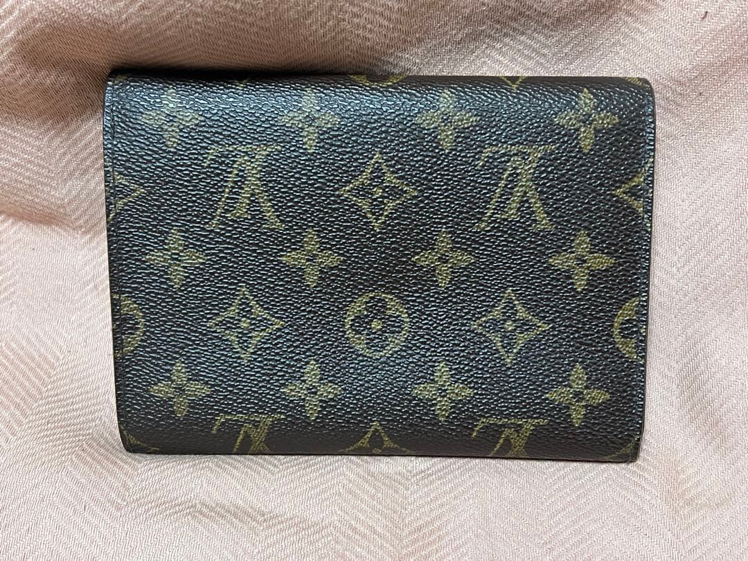 ルイヴィトン　三つ折り財布　モノグラム　ポルトトレゾール M61202