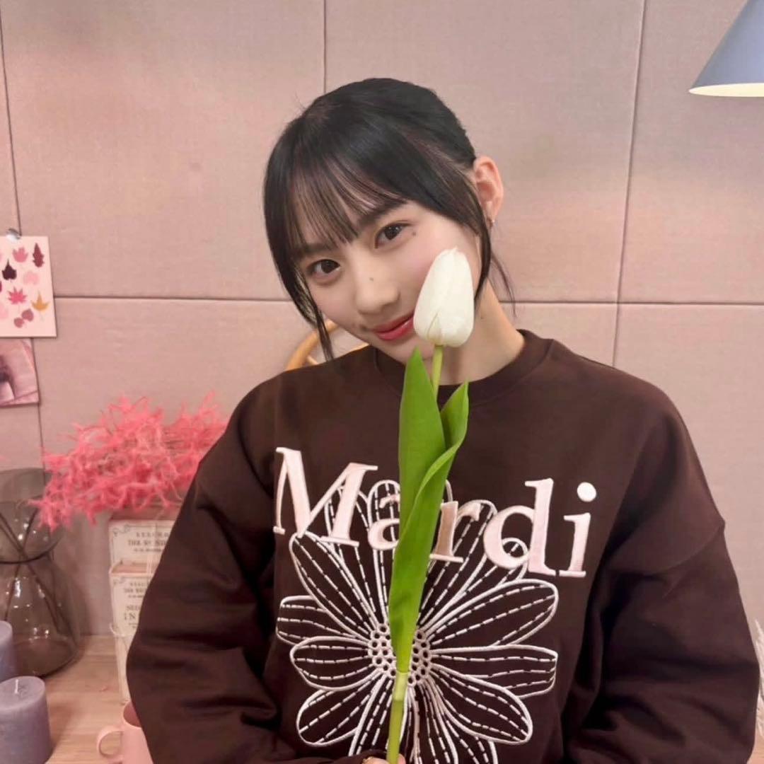 乃木坂46 川﨑桜着用 Mardi Mercredi マルディ 刺繍スウェット