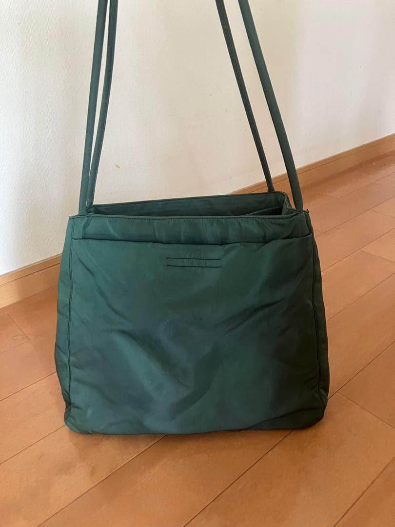 プラダ　ナイロン　ショルダー　ハンドバッグ　グリーン