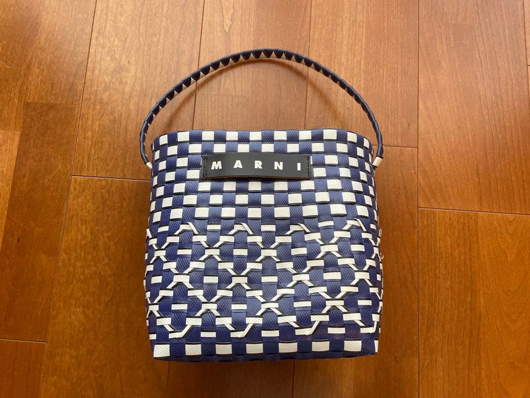マルニ カゴバッグ ブルー