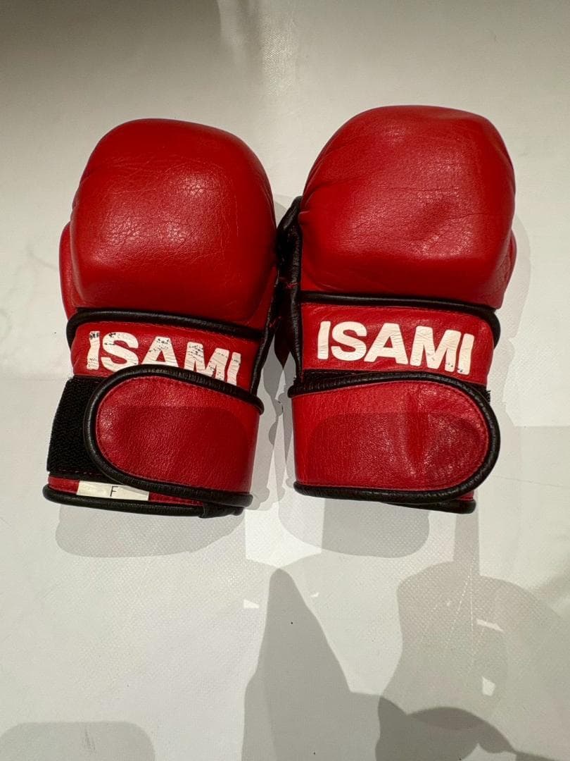 値下げ9,000円は本日2月12日まで！ ISAMI オープンフィンガー レッド